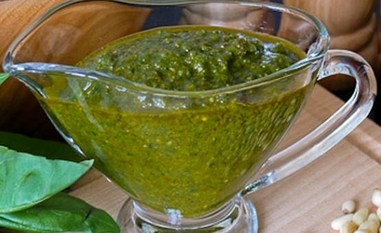 Fesleğenli Pesto Sosu