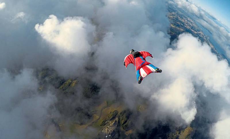 Wingsuit Sporu Yapmak (Havada Uçmak)