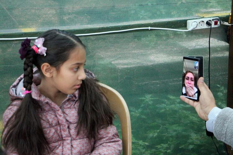 Korona yasağı, İranlı çift ile çocuklarını ayırdı