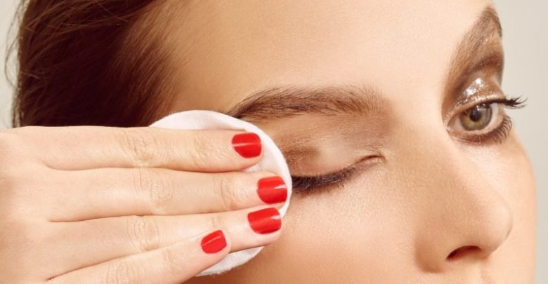 Göz Makyajını Temizlemenin Adımları: Pratik ve Etkili Temizleme Yöntemleri